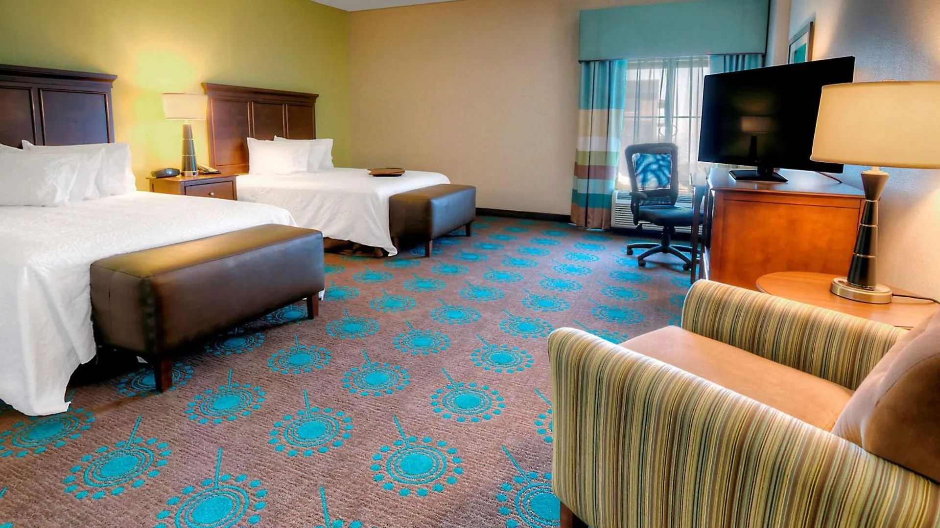 מלון Hampton Inn & Suites דסטין