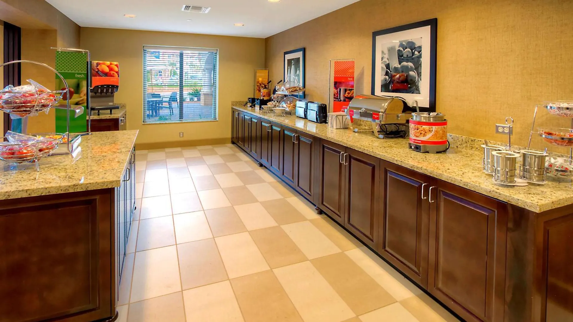 *** מלון Hampton Inn & Suites דסטין ארצות הברית