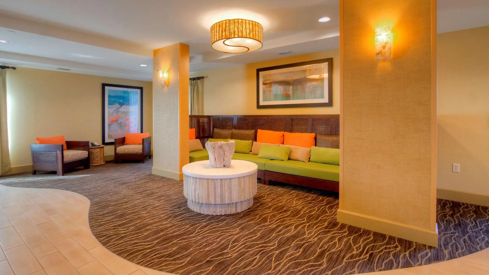 Hampton Inn & Suites דסטין