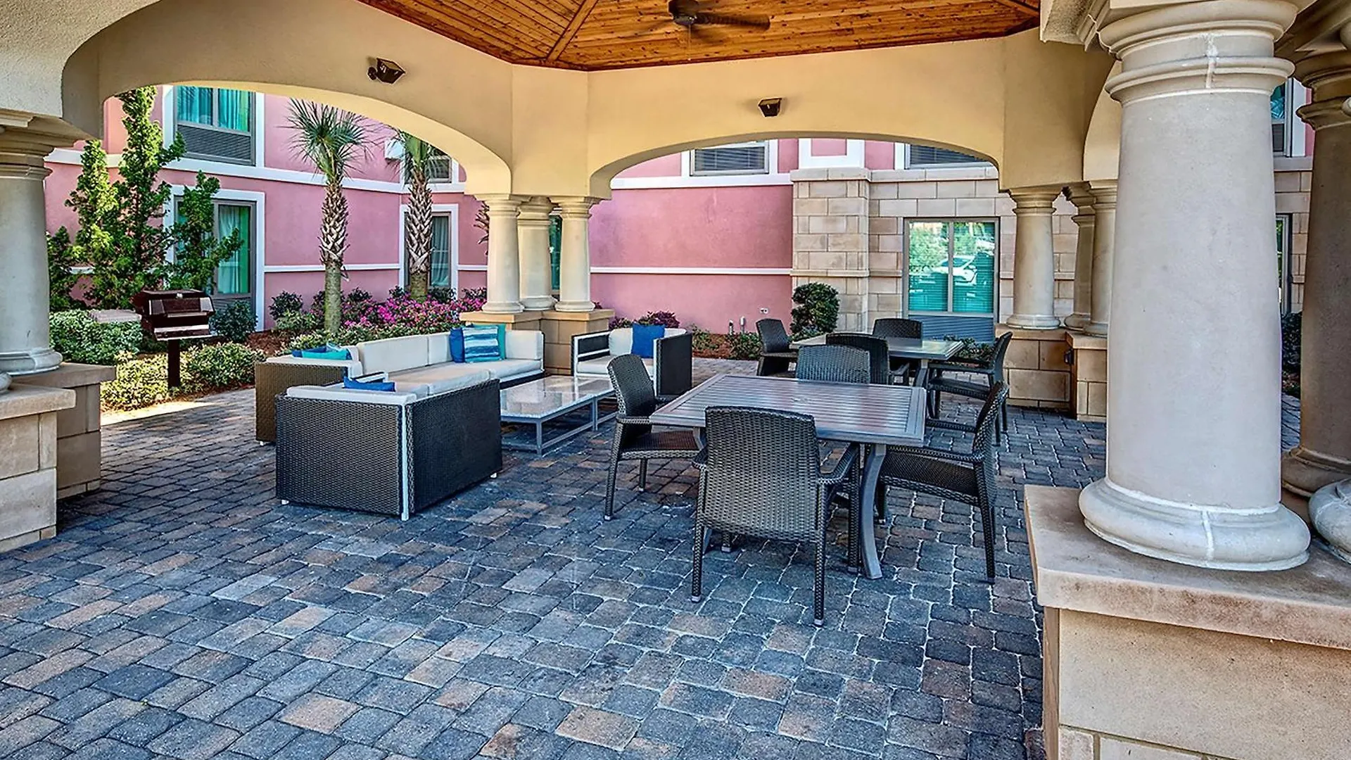 Hampton Inn & Suites דסטין 3*,  ארצות הברית